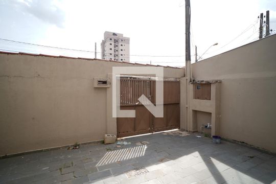 Área Externa de casa para alugar com 2 quartos, 70m² em Vila Rodrigues, Sorocaba