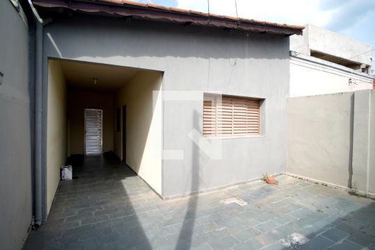 Área Externa de casa para alugar com 2 quartos, 70m² em Vila Rodrigues, Sorocaba