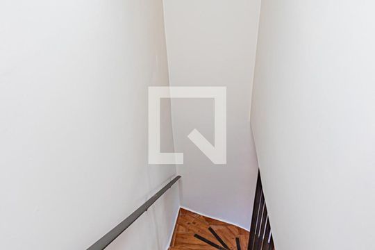 Corredor de casa à venda com 2 quartos, 207m² em Parque Sao Domingos, São Paulo