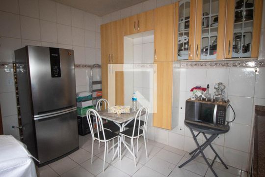 Cozinha de casa para alugar com 4 quartos, 270m² em Olaria, Rio de Janeiro