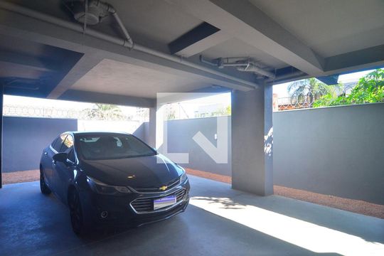 Garagem de kitnet/studio para alugar com 1 quarto, 30m² em Marechal Rondon, Canoas