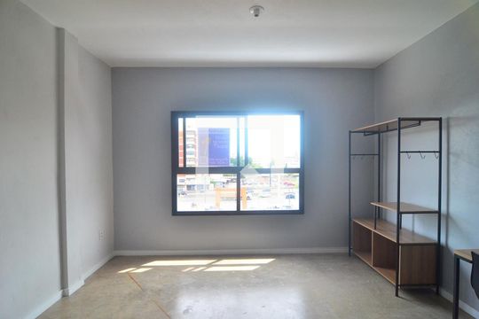 Dormitório e cozinha de kitnet/studio para alugar com 1 quarto, 30m² em Marechal Rondon, Canoas
