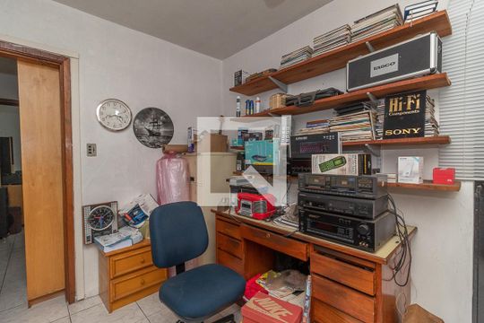Escritório de casa à venda com 6 quartos, 276m² em Jardim do Salso, Porto Alegre