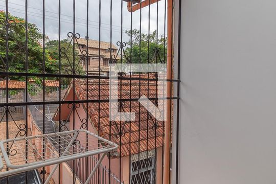Varanda de casa à venda com 6 quartos, 276m² em Jardim do Salso, Porto Alegre