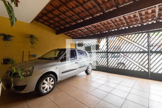 Garagem de casa à venda com 3 quartos, 253m² em Vila Arapuã, São Paulo