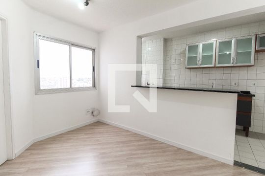 Sala de apartamento para alugar com 1 quarto, 37m² em Vila Carmosina, São Paulo