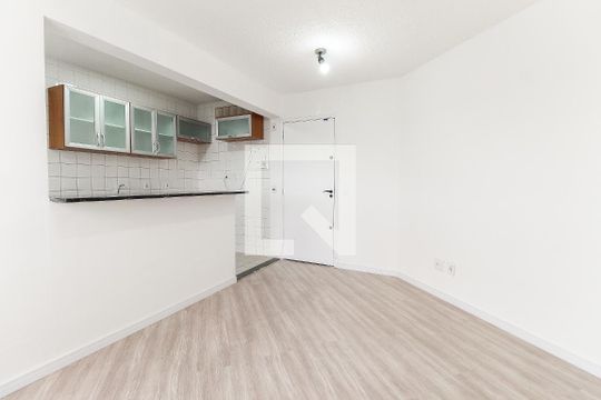 Sala de apartamento para alugar com 1 quarto, 37m² em Vila Carmosina, São Paulo