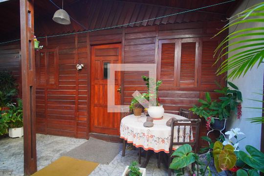 Casa à venda com 2 quartos, 70m² em Rincão, Novo Hamburgo