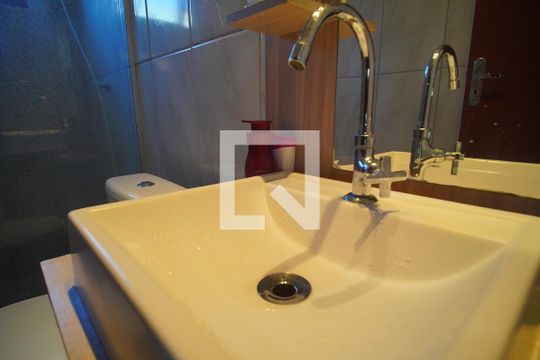 Banheiro da Suíte de casa à venda com 2 quartos, 70m² em Rincão, Novo Hamburgo