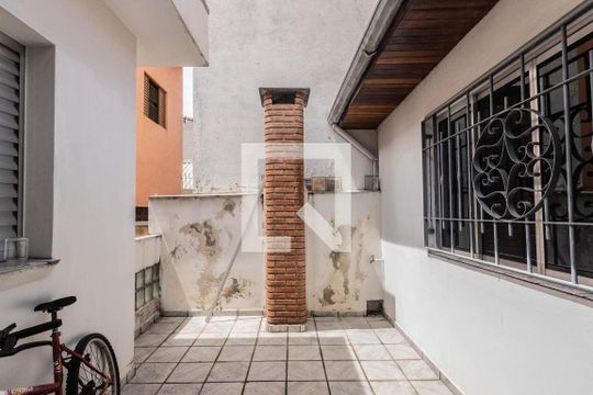 Área externa de casa à venda com 4 quartos, 300m² em Vila Carrão, São Paulo