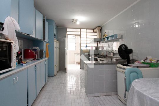 Cozinha de apartamento à venda com 3 quartos, 180m² em Santa Cecilia, São Paulo