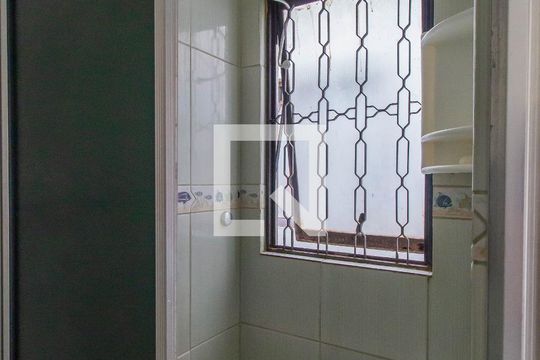 Banheiro de apartamento para alugar com 2 quartos, 48m² em Passo das Pedras, Gravataí