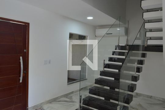 Sala de casa de condomínio para alugar com 3 quartos, 300m² em Taquara, Rio de Janeiro