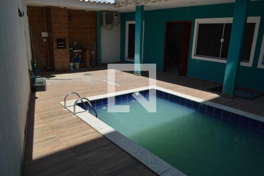 Piscina  de casa de condomínio para alugar com 3 quartos, 300m² em Taquara, Rio de Janeiro