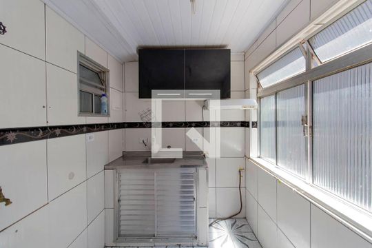 Cozinha de apartamento para alugar com 2 quartos, 42m² em Conjunto Habitacional Padre José de Anchieta, São Paulo