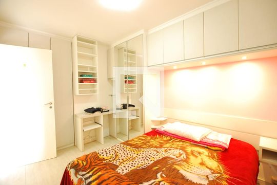 Quarto de apartamento para alugar com 1 quarto, 46m² em Glória, Porto Alegre