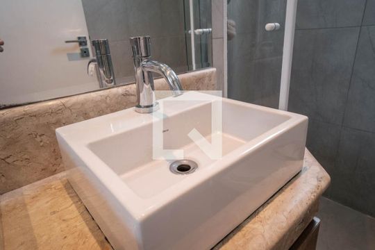 Banheiro de apartamento à venda com 2 quartos, 98m² em Cangaiba, São Paulo