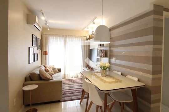 Sala de apartamento para alugar com 2 quartos, 60m² em Anil, Rio de Janeiro