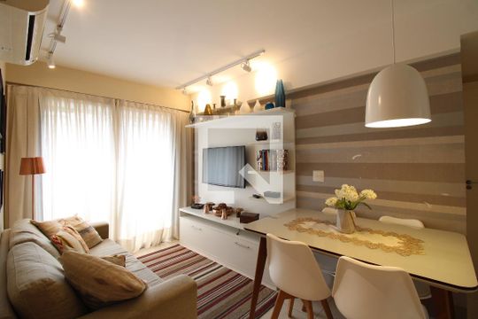 Sala de apartamento para alugar com 2 quartos, 60m² em Anil, Rio de Janeiro