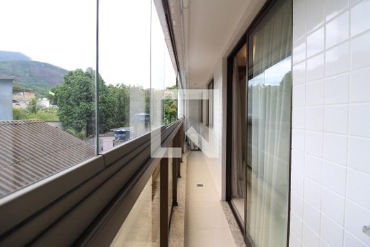 Varanda de apartamento para alugar com 2 quartos, 60m² em Anil, Rio de Janeiro