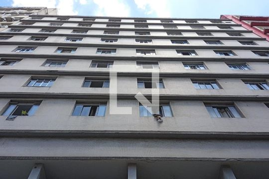 Fachada de kitnet/studio para alugar com 1 quarto, 28m² em Santa Ifigênia, São Paulo