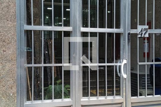 Fachada de kitnet/studio para alugar com 1 quarto, 28m² em Santa Ifigênia, São Paulo