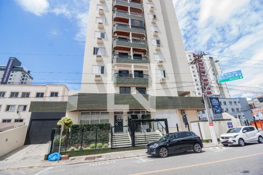 Fachada de apartamento para alugar com 1 quarto, 52m² em Kobrasol, São José