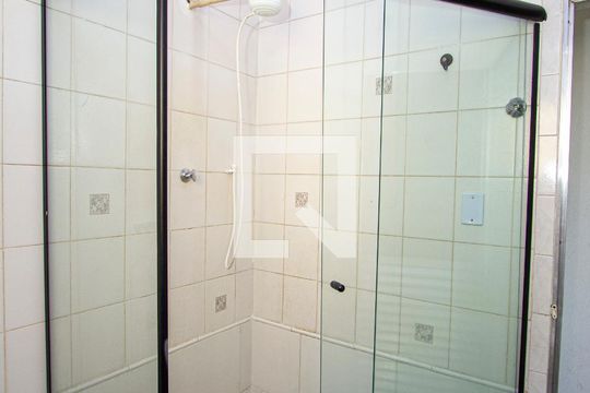 Banheiro de apartamento para alugar com 2 quartos, 60m² em Centro, São Gonçalo