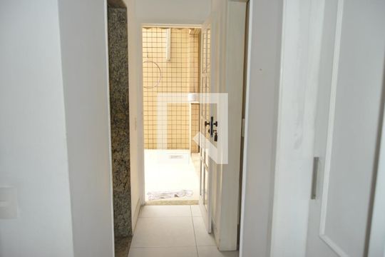Corredor  de casa de condomínio à venda com 5 quartos, 100m² em Rocha, Rio de Janeiro