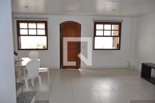 Sala de casa de condomínio à venda com 5 quartos, 100m² em Rocha, Rio de Janeiro