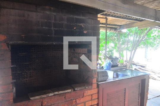 Churrasqueira de casa à venda com 3 quartos, 110m² em Marechal Rondon, Canoas