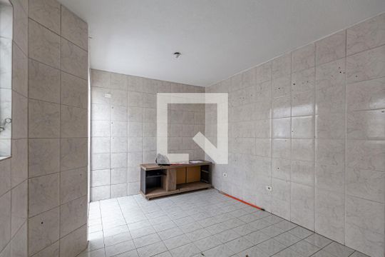 Cozinha e Área de Serviço de casa para alugar com 2 quartos, 80m² em Jardim Cambui, Santo André