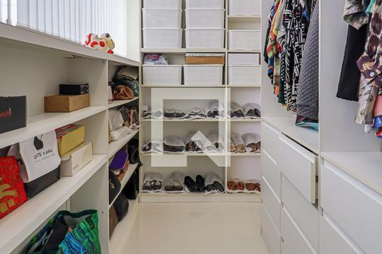 Cobertura - Closet do Quarto  de apartamento à venda com 4 quartos, 380m² em Santo Antônio, Belo Horizonte