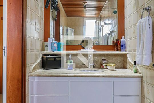 Banheiro do Quarto 3 Suíte de apartamento à venda com 4 quartos, 380m² em Santo Antônio, Belo Horizonte