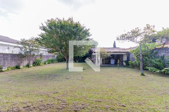 Quintal/Garagem de casa para alugar com 2 quartos, 200m² em Jardim Ipanema (zona Sul), São Paulo