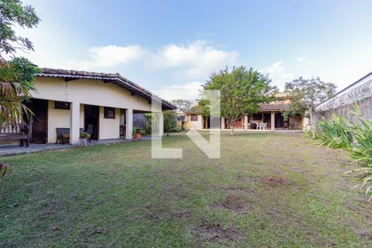 Quintal/Garagem de casa para alugar com 2 quartos, 200m² em Jardim Ipanema (zona Sul), São Paulo