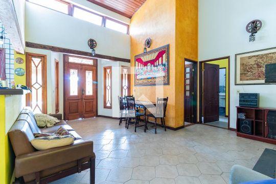 Sala de casa para alugar com 2 quartos, 200m² em Jardim Ipanema (zona Sul), São Paulo