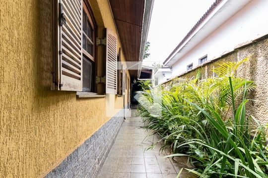 Quintal/Jardim - Corredor de casa para alugar com 4 quartos, 280m² em Jardim Ipanema (zona Sul), São Paulo