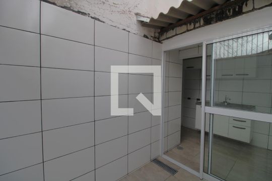 Área de frente para cozinha de casa para alugar com 1 quarto, 60m² em Vila Campo Grande, São Paulo