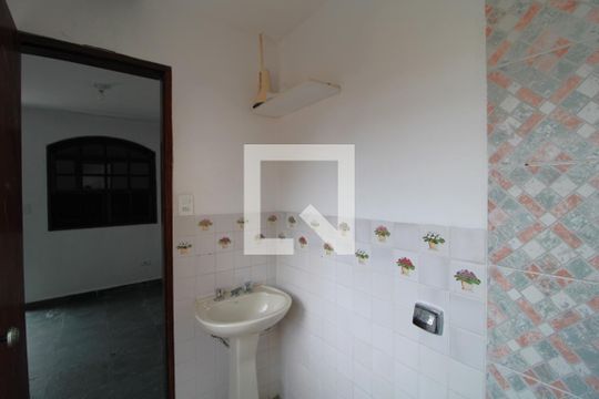 Banheiro de casa para alugar com 1 quarto, 60m² em Vila Campo Grande, São Paulo