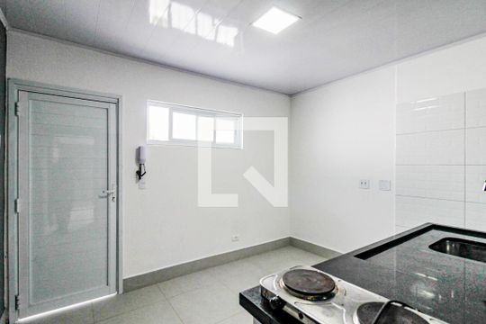 Cozinha de kitnet/studio para alugar com 1 quarto, 35m² em Parque Maria Helena, São Paulo