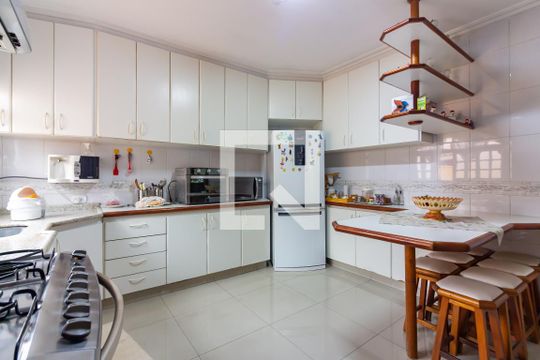 Cozinha  de casa à venda com 4 quartos, 400m² em City Bussocaba, Osasco