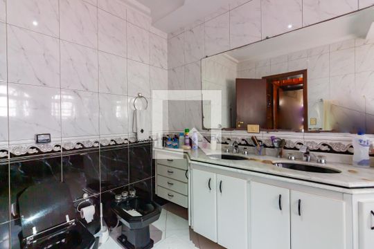 Banheiro da Suíte Master de casa à venda com 4 quartos, 400m² em City Bussocaba, Osasco