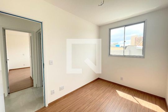 Suíte de apartamento à venda com 2 quartos, 83m² em Santa Rosa, Belo Horizonte
