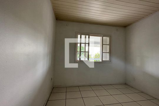 Quarto  de casa para alugar com 2 quartos, 105m² em Scharlau, São Leopoldo