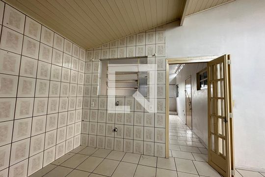 Cozinha  de casa para alugar com 2 quartos, 105m² em Scharlau, São Leopoldo
