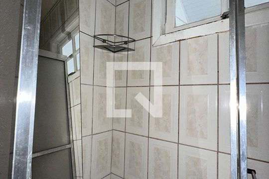 Banheiro  de casa para alugar com 2 quartos, 105m² em Scharlau, São Leopoldo