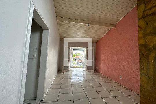 Sala  de casa para alugar com 2 quartos, 105m² em Scharlau, São Leopoldo