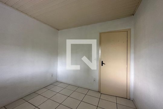 Quarto  de casa para alugar com 2 quartos, 105m² em Scharlau, São Leopoldo