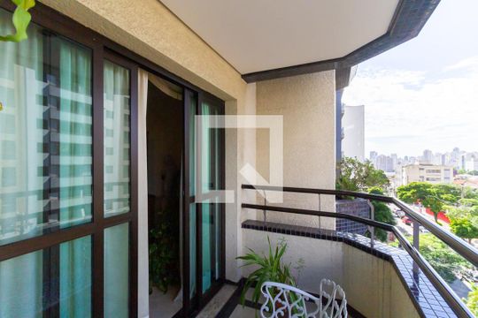 Varanda  de apartamento para alugar com 3 quartos, 250m² em Vila Mariana, São Paulo